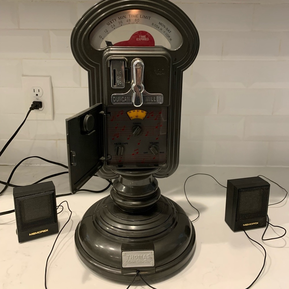 Thomas Collectors Edition Radio Model 131.